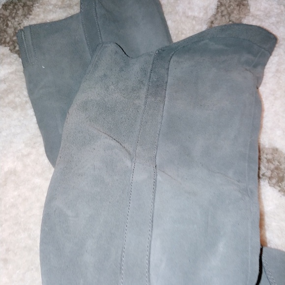 Grey suede at the knee boots - Picture 2 of 3